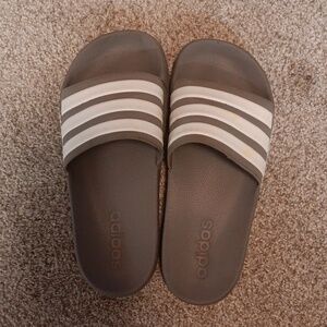 Size 5 unisex Adidas slides